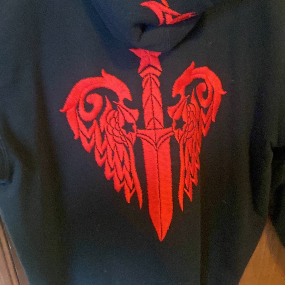 Supreme Pullover - Picture 4 of 4
